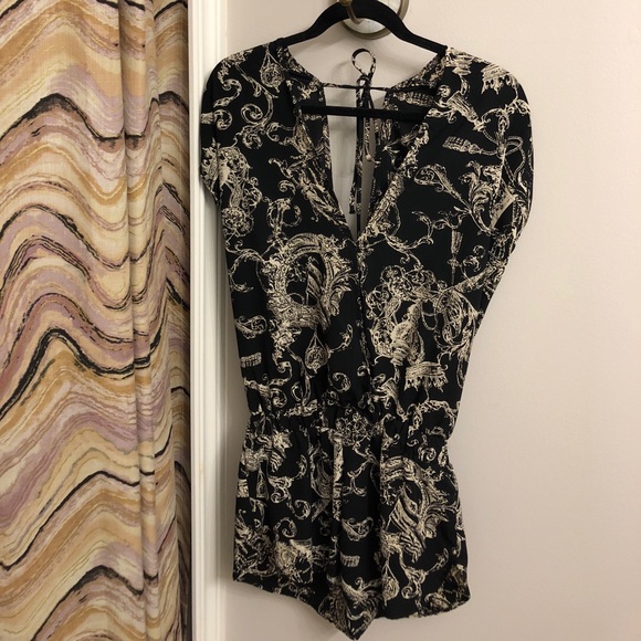 ROMPER - Picture 1 of 5